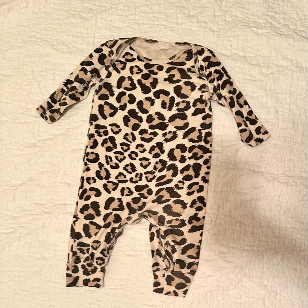 Baby long sleeve onesie in Brown Leopard Print